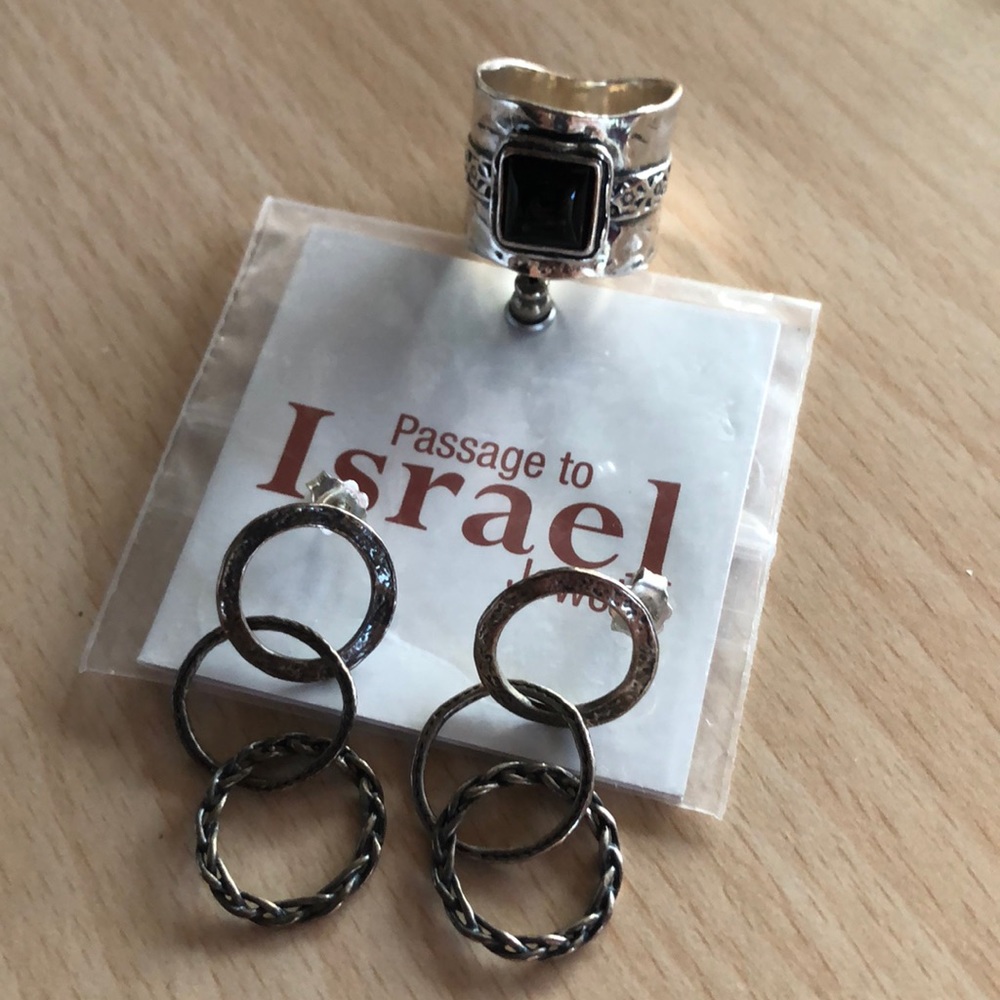 Ring & earrings